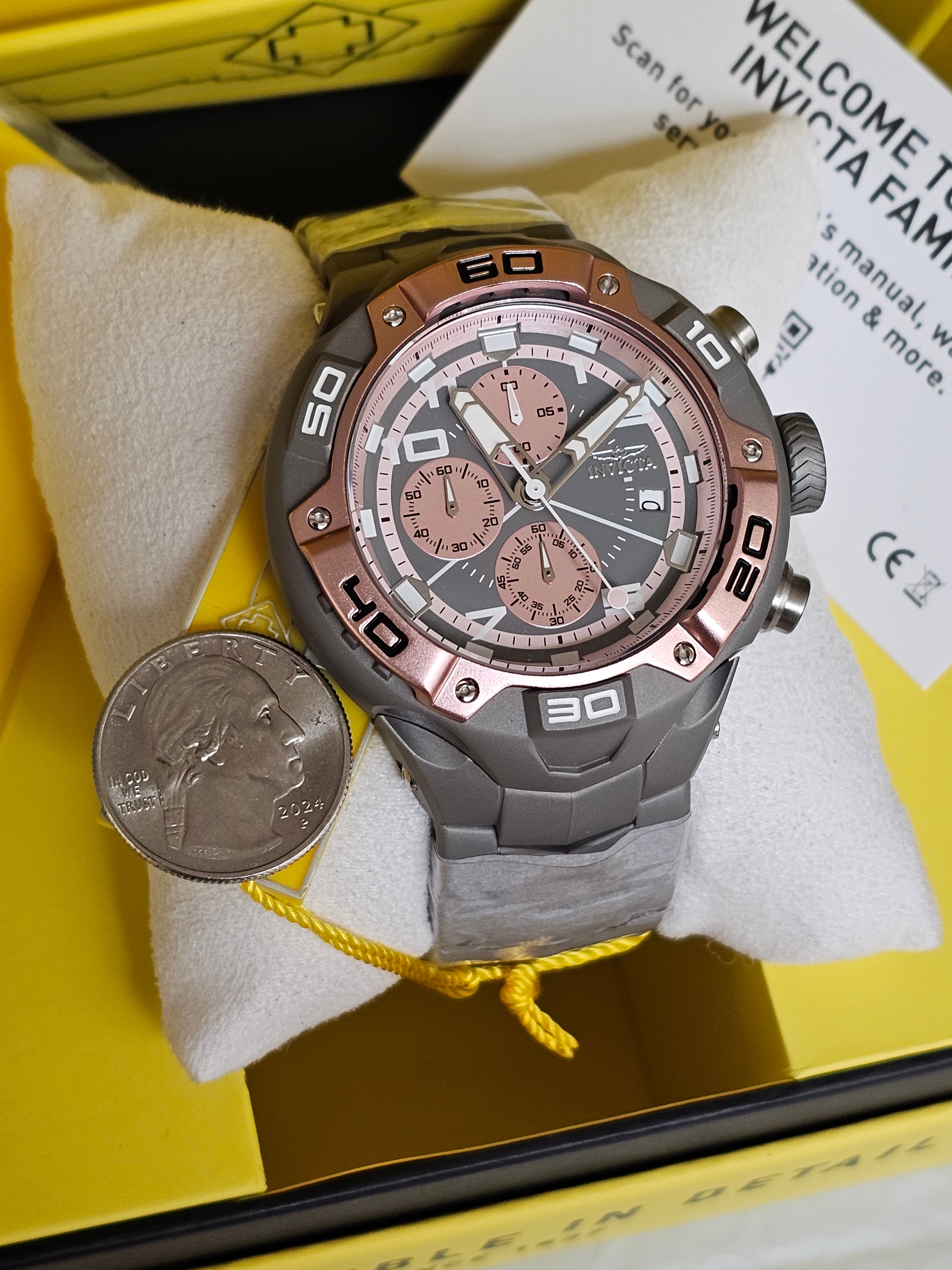 Invicta - Speedway ELITE Shot-Blasted Finish Case & Bracelet Chronograph watch