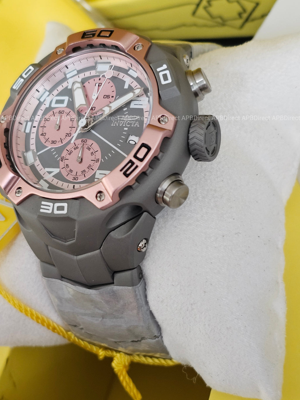 Invicta - Speedway ELITE Shot-Blasted Finish Case & Bracelet Chronograph watch