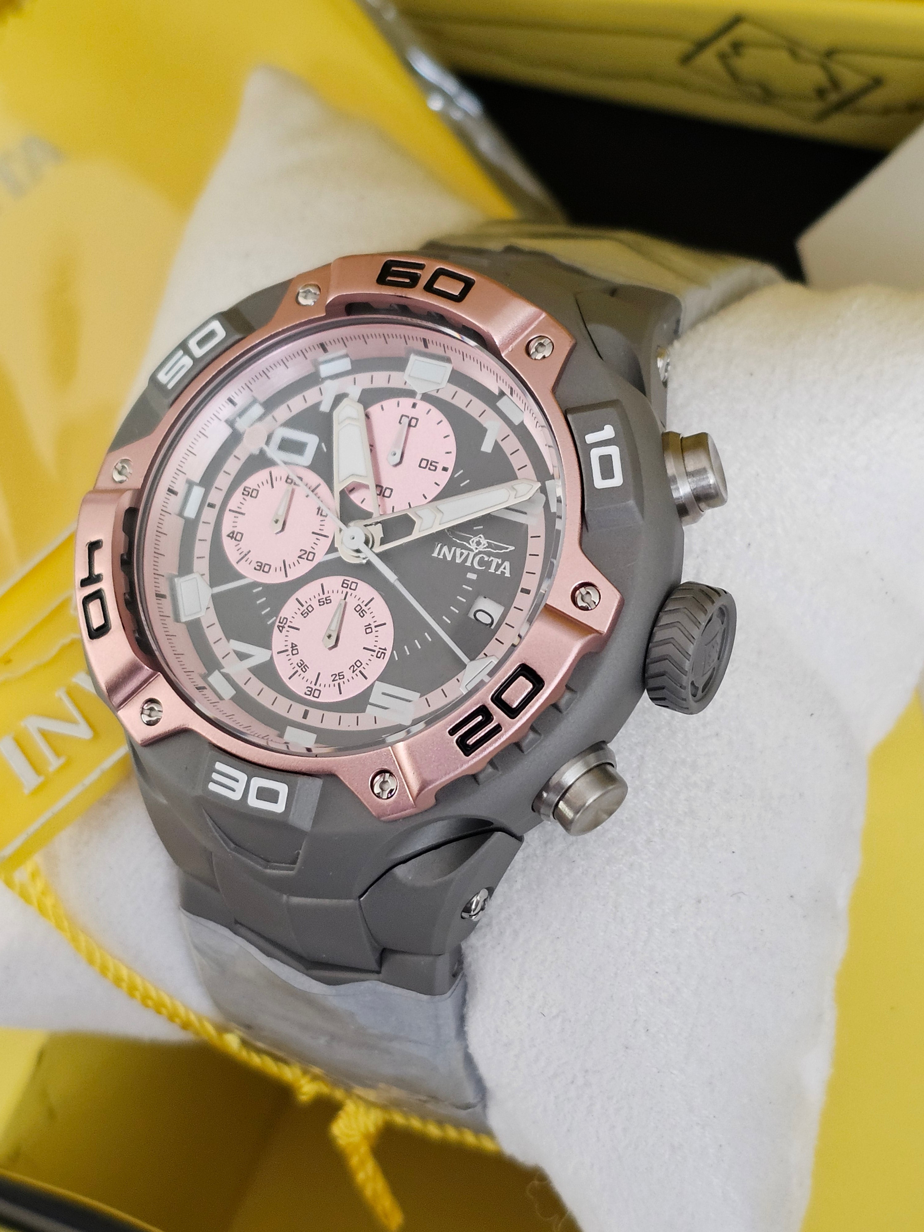 Invicta - Speedway ELITE Shot-Blasted Finish Case & Bracelet Chronograph watch